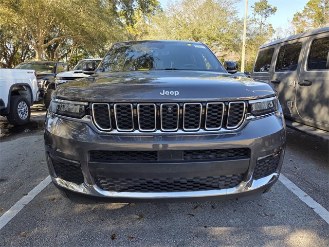 Used 2024 Jeep Grand Cherokee L Limited w/ Luxury Tech Group II image 2