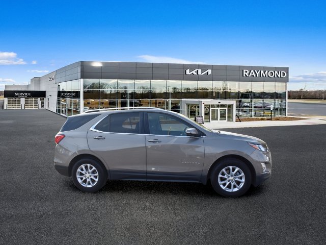 Certified 2018 Chevrolet Equinox LT w/ Sun & Infotainment Package FWD image 2