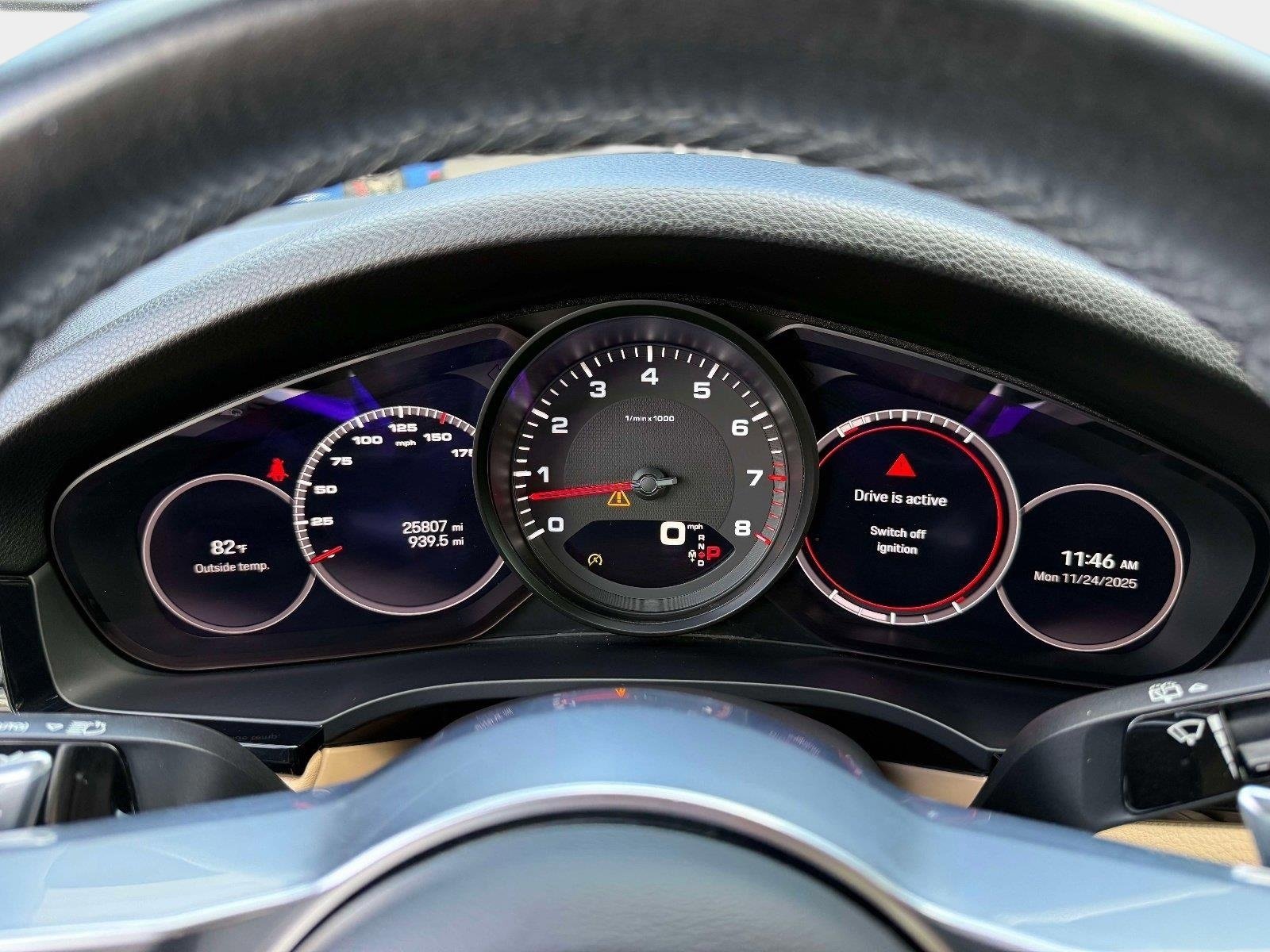 Used 2022 Porsche Cayenne w/ Premium Package image 55