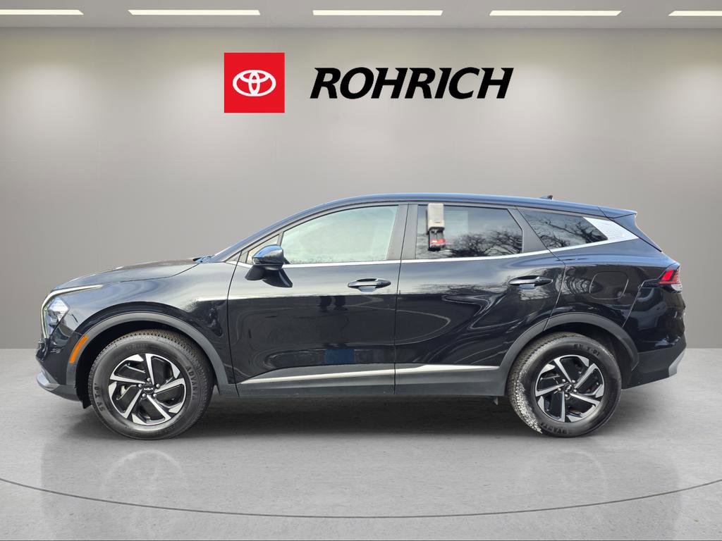 Used 2023 Kia Sportage LX image 2