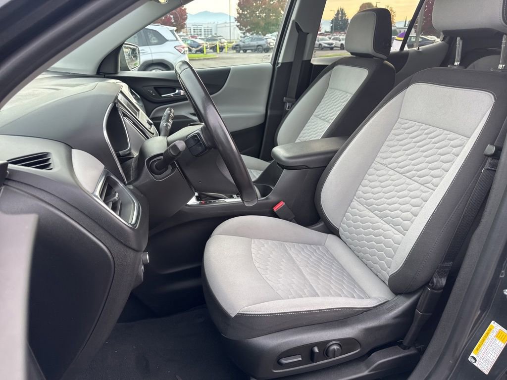 Used 2020 Chevrolet Equinox LT w/ Driver Convenience Package image 10