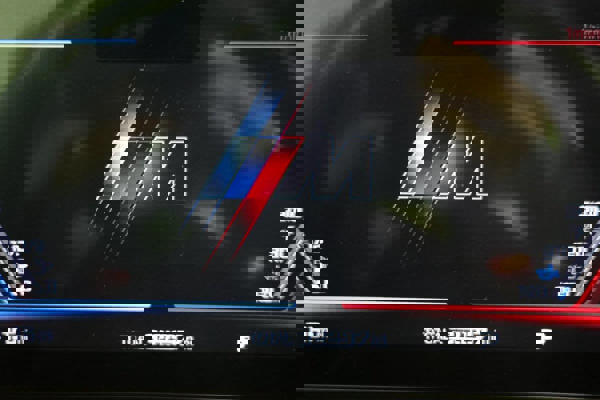 Used 2024 BMW M2 w/ Lighting Package image 12