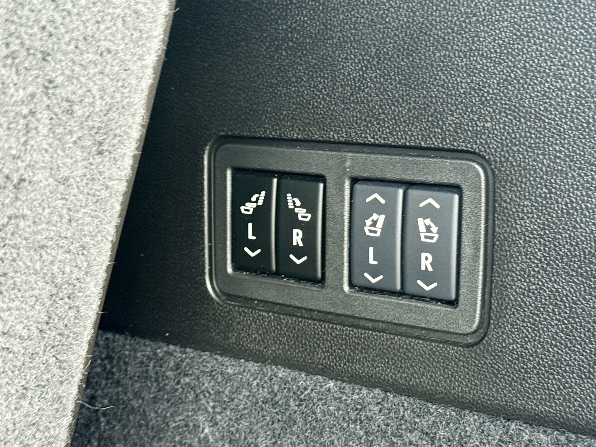 Used 2024 Cadillac XT6 Premium Luxury FWD image 13