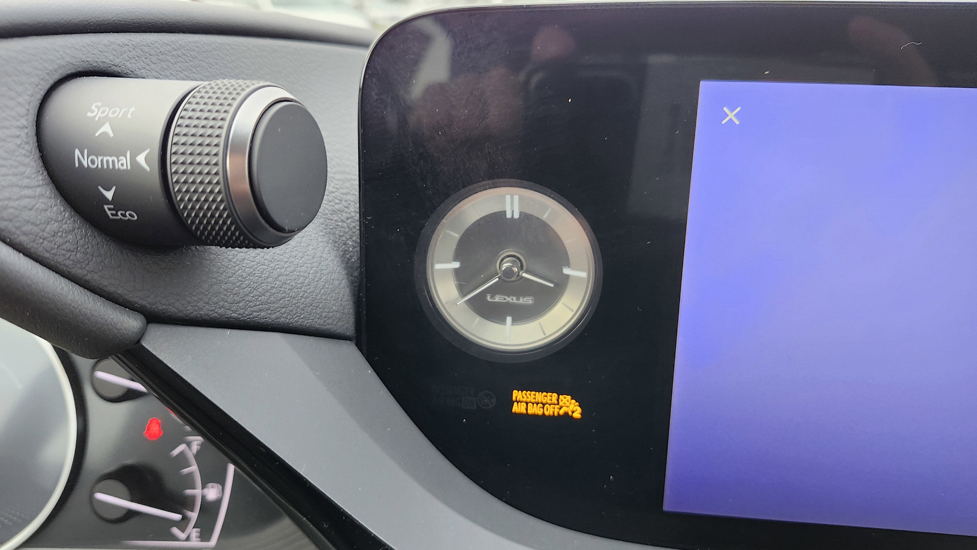 Used 2023 Lexus ES 300h w/ Luxury Package image 9