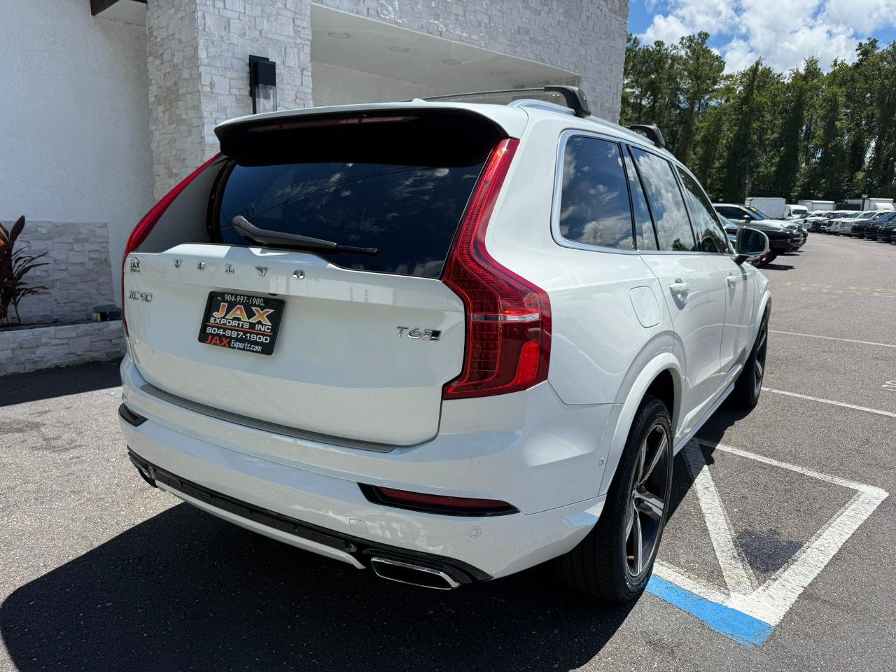 Used 2016 Volvo XC90 T6 R-Design w/ Protection Package Plus AWD/4WD image 16