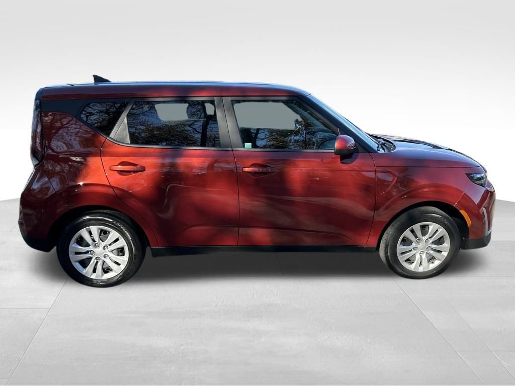 Used 2023 Kia Soul LX image 7