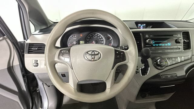 Used 2014 Toyota Sienna LE AWD/4WD image 14