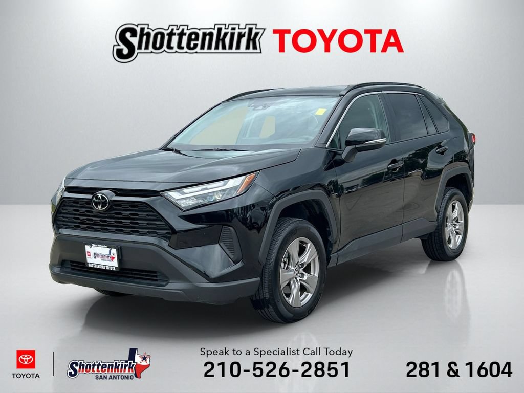 Used 2025 Toyota RAV4 XLE FWD video 1