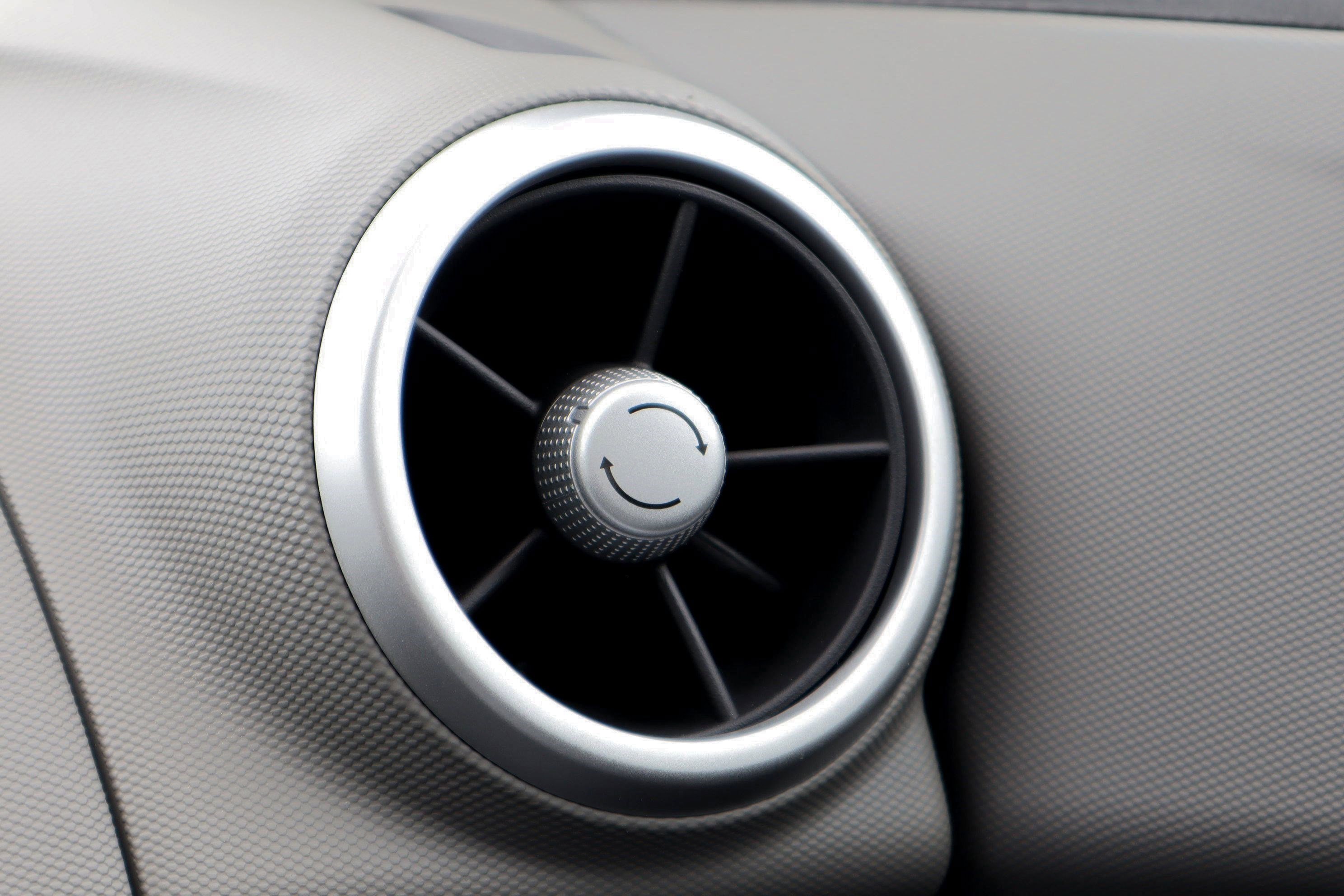 Used 2020 Chevrolet Sonic LS image 25