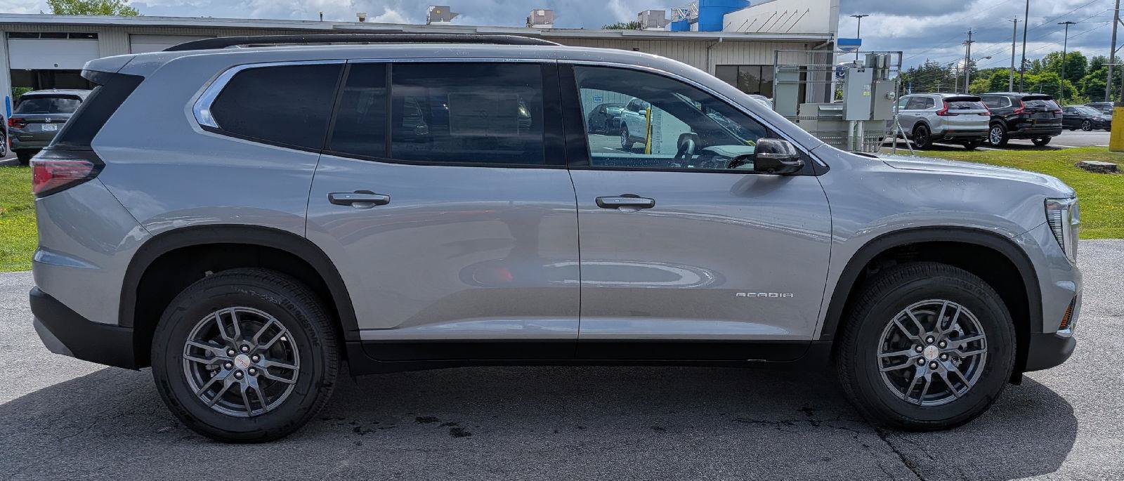 New 2026 GMC Acadia Elevation w/ LPO, All-Weather Package AWD/4WD image 5