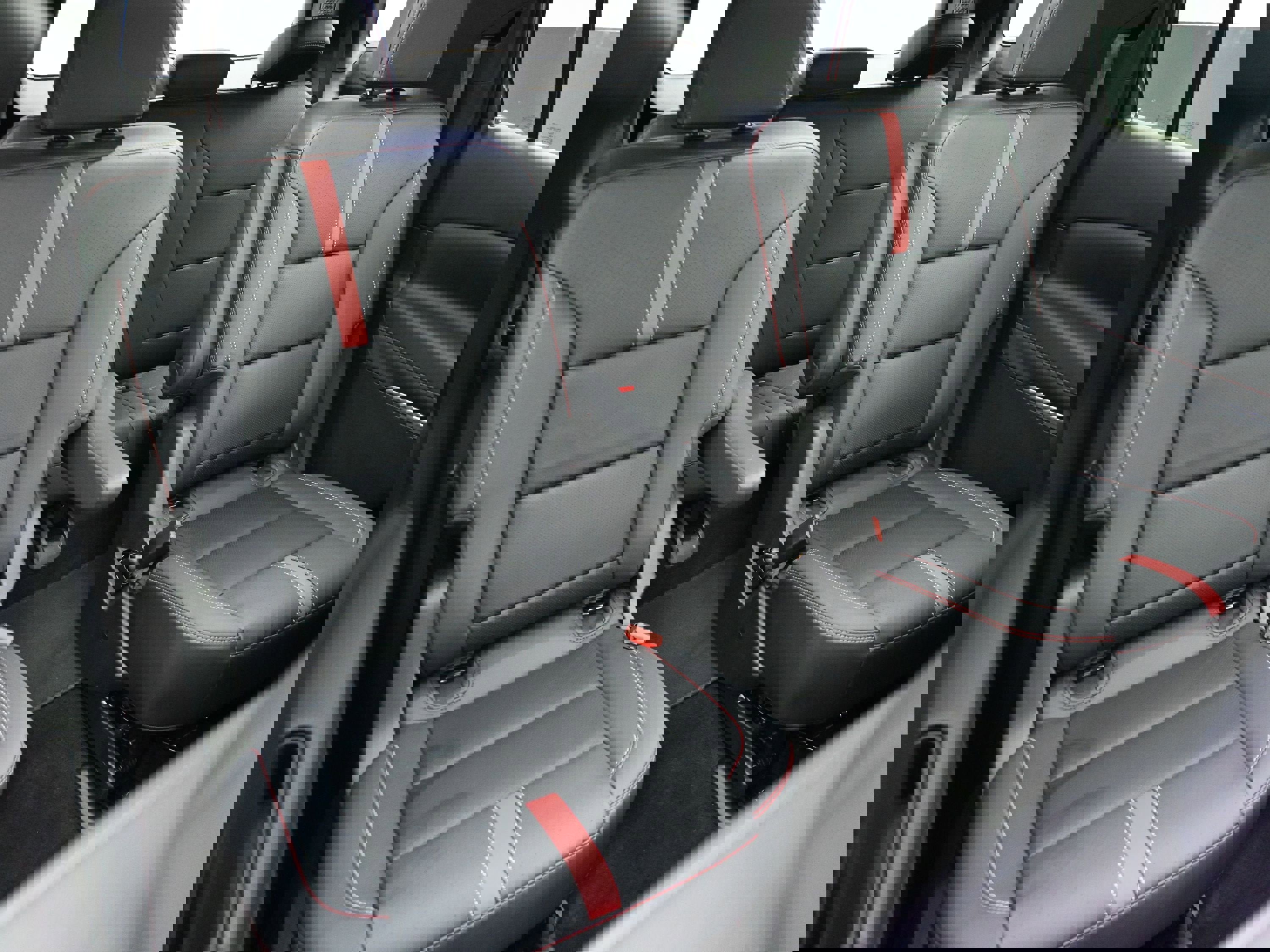 Used 2024 Chevrolet Traverse RS image 38