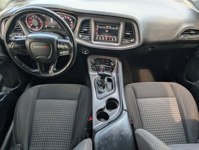 Used 2023 Dodge Challenger SXT image 5