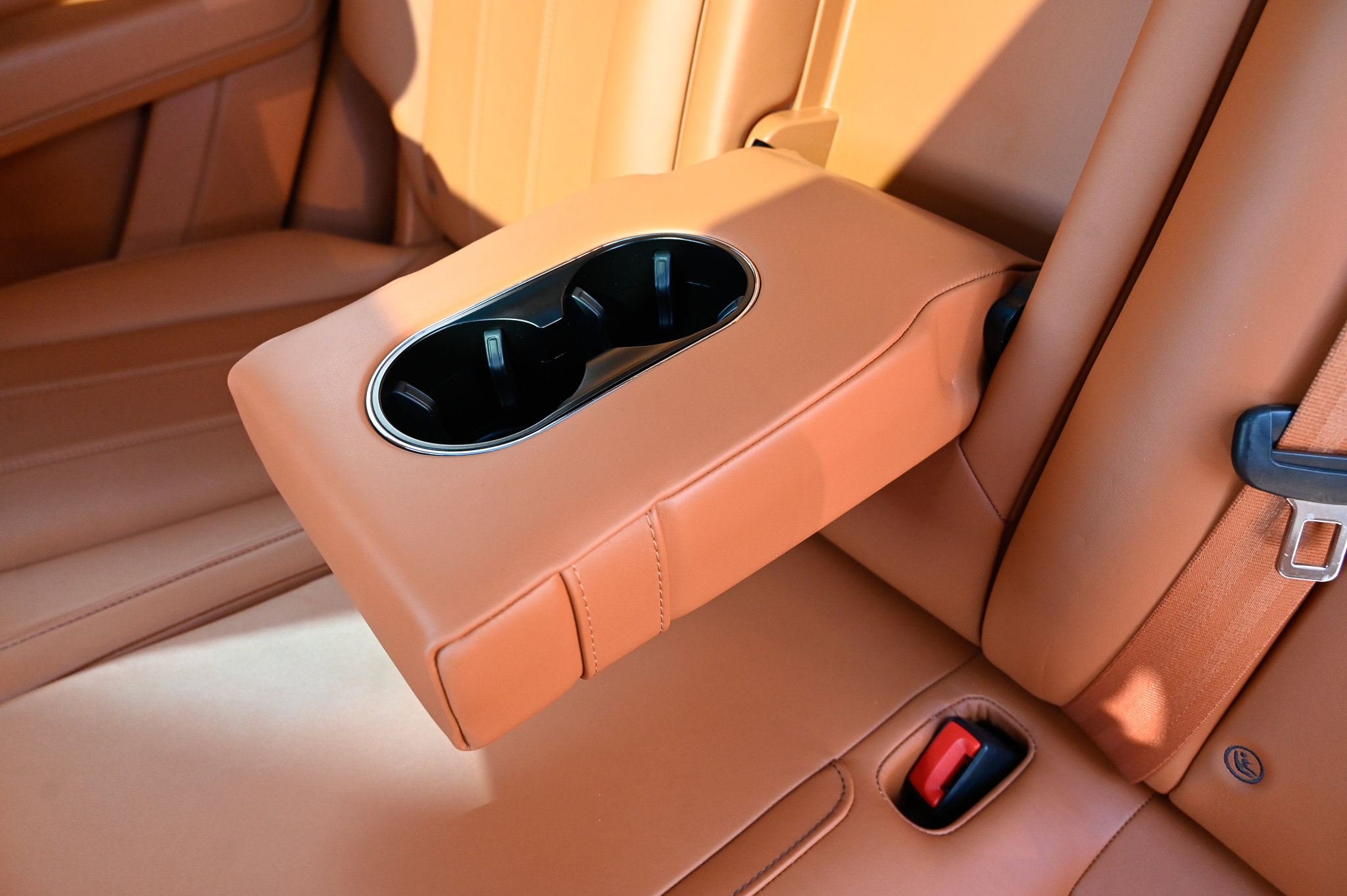 Used 2019 Bentley Bentayga image 38