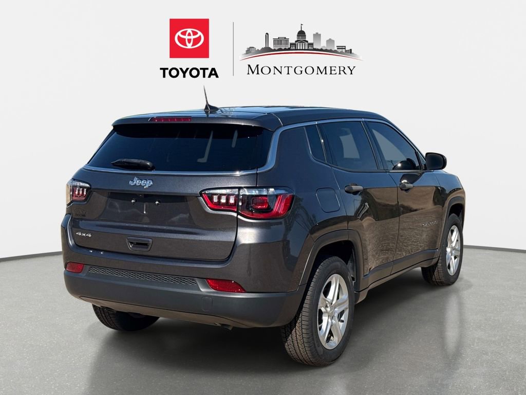 Used 2023 Jeep Compass Sport image 3