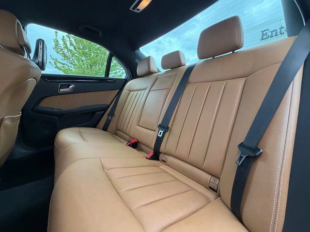 Used 2010 Mercedes-Benz E 350 4MATIC Sedan image 39