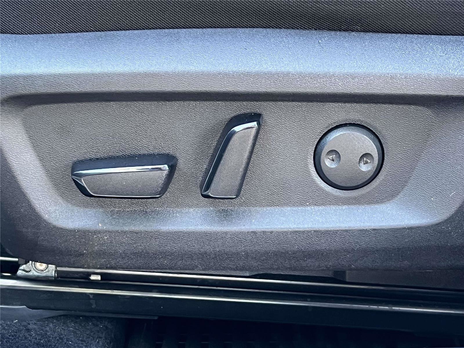 Used 2023 Nissan Rogue SV image 23