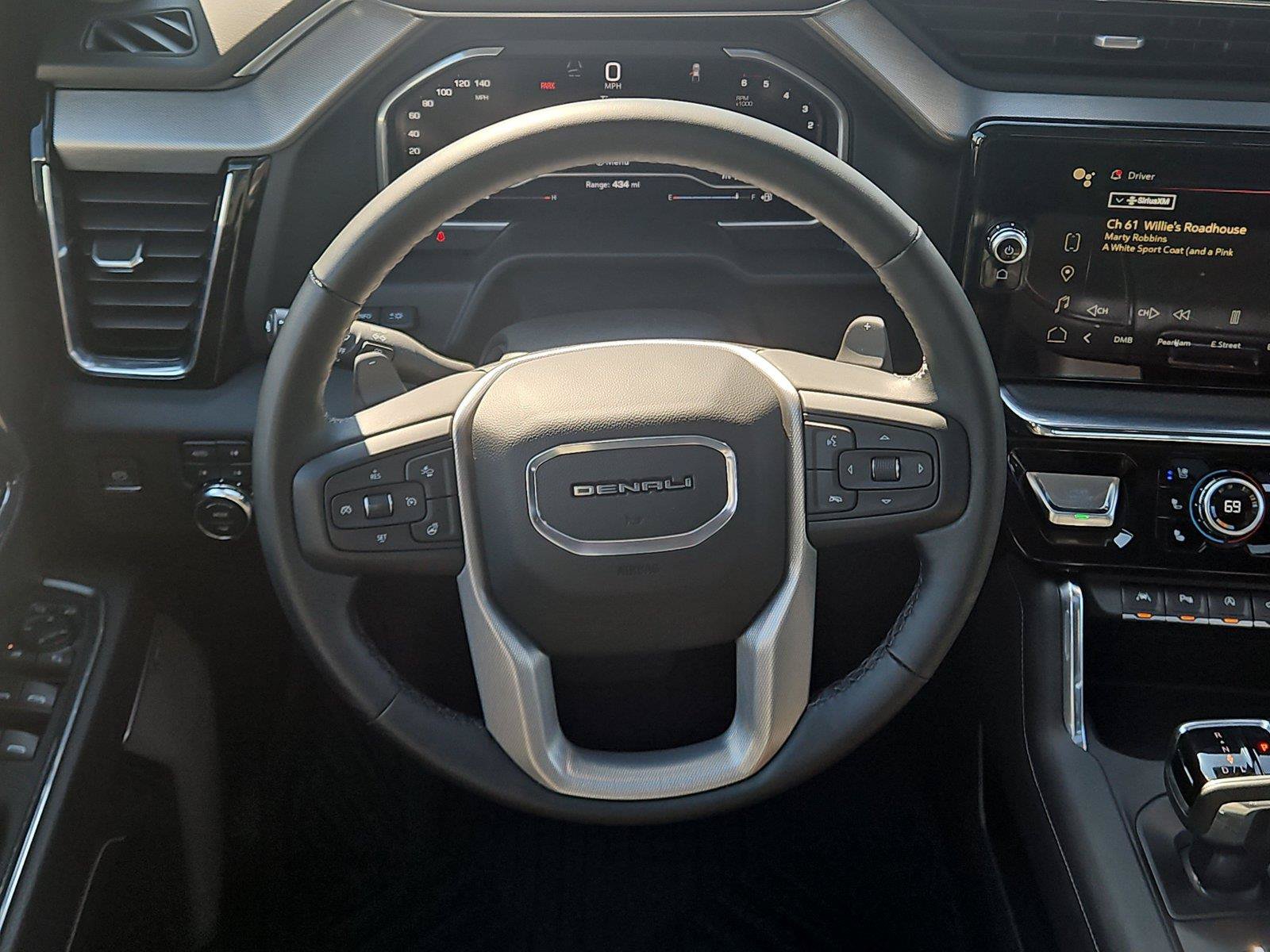Used 2024 GMC Sierra 1500 Denali w/ Technology Package AWD/4WD image 9