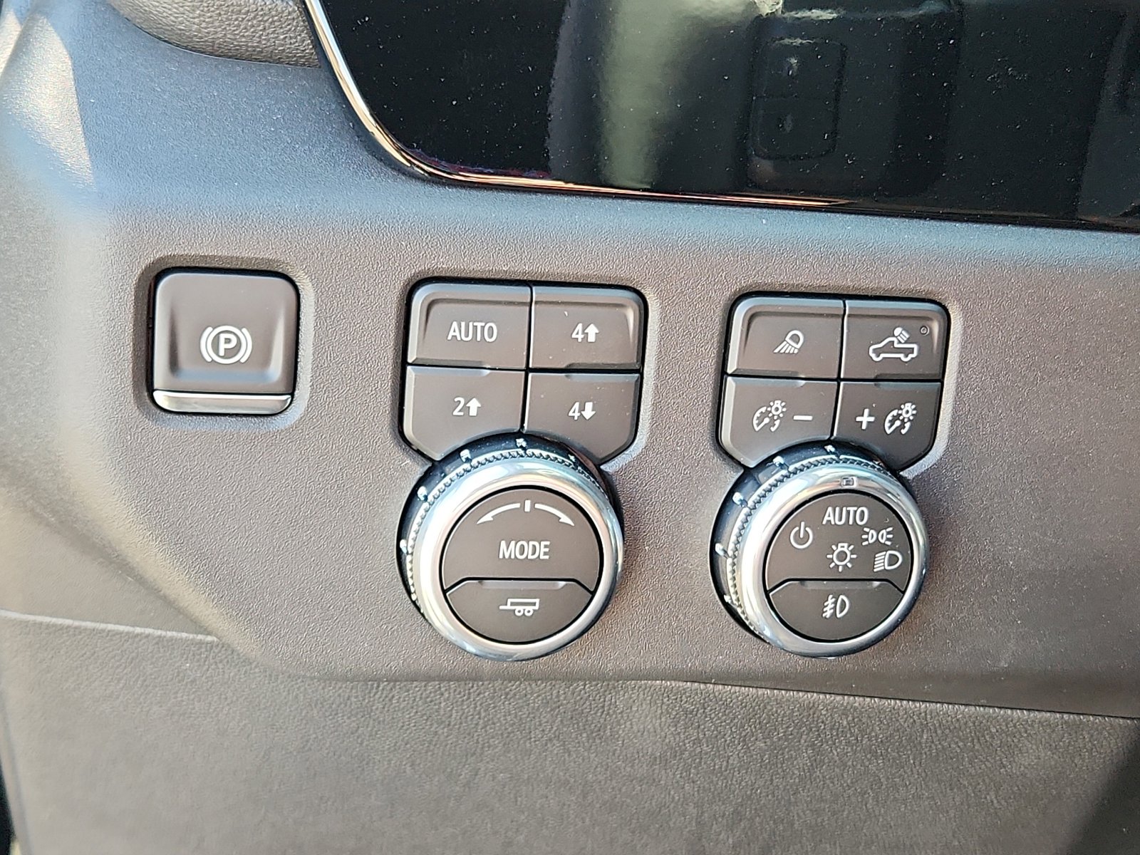New 2026 GMC Sierra 1500 SLT image 18