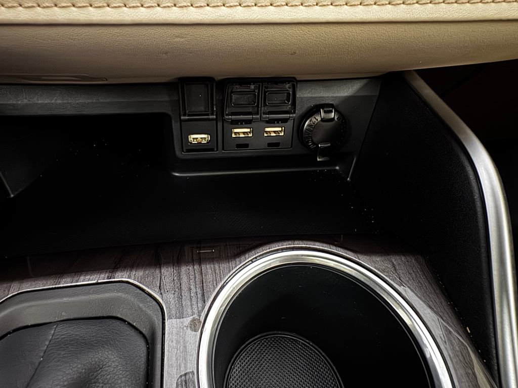 Used 2020 Toyota Highlander Platinum image 25