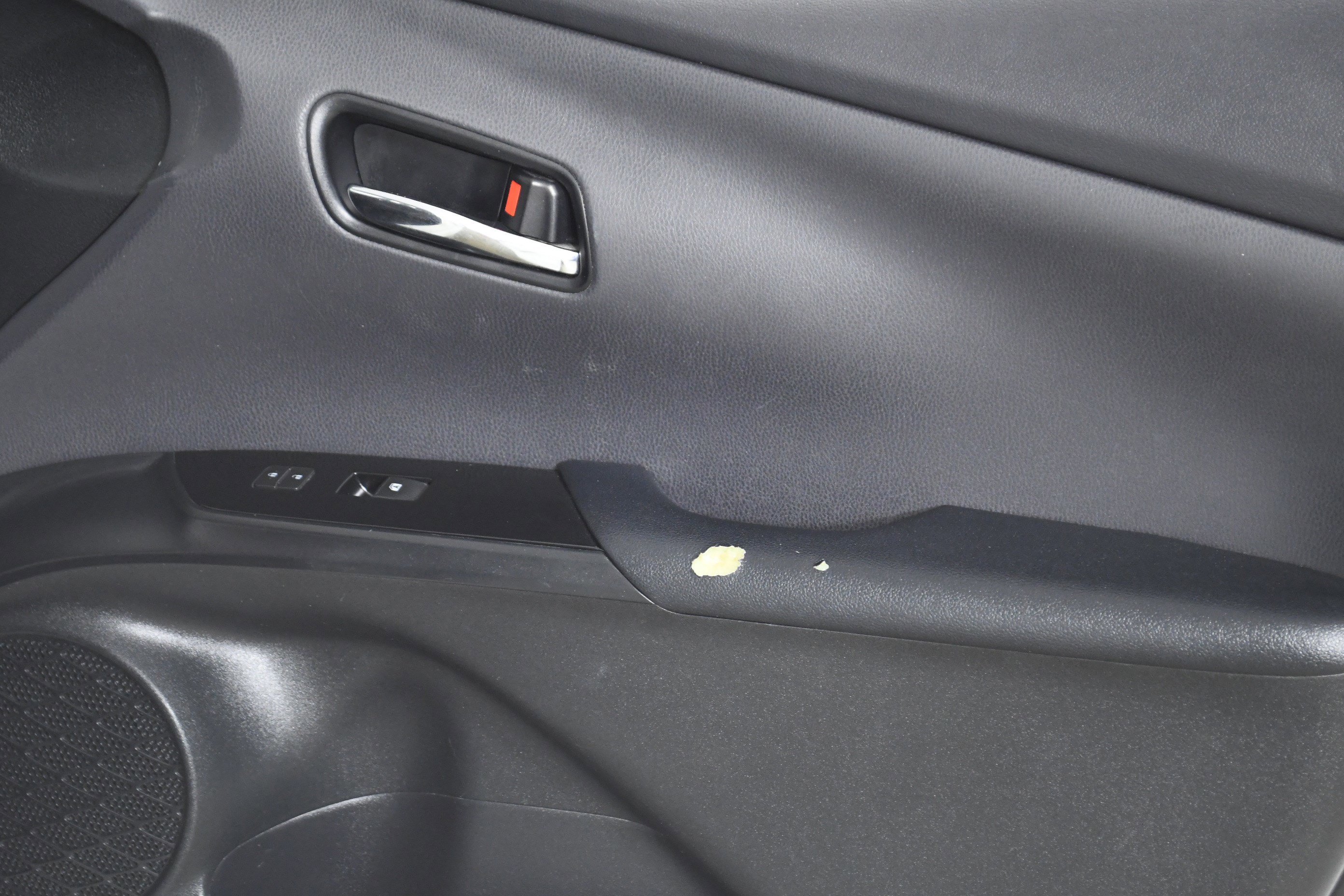 Used 2017 Toyota Prius Prime Advanced image 28