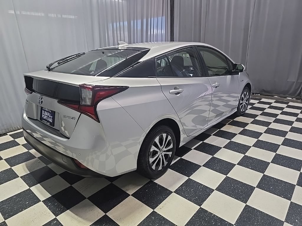 Used 2020 Toyota Prius LE AWD/4WD image 9