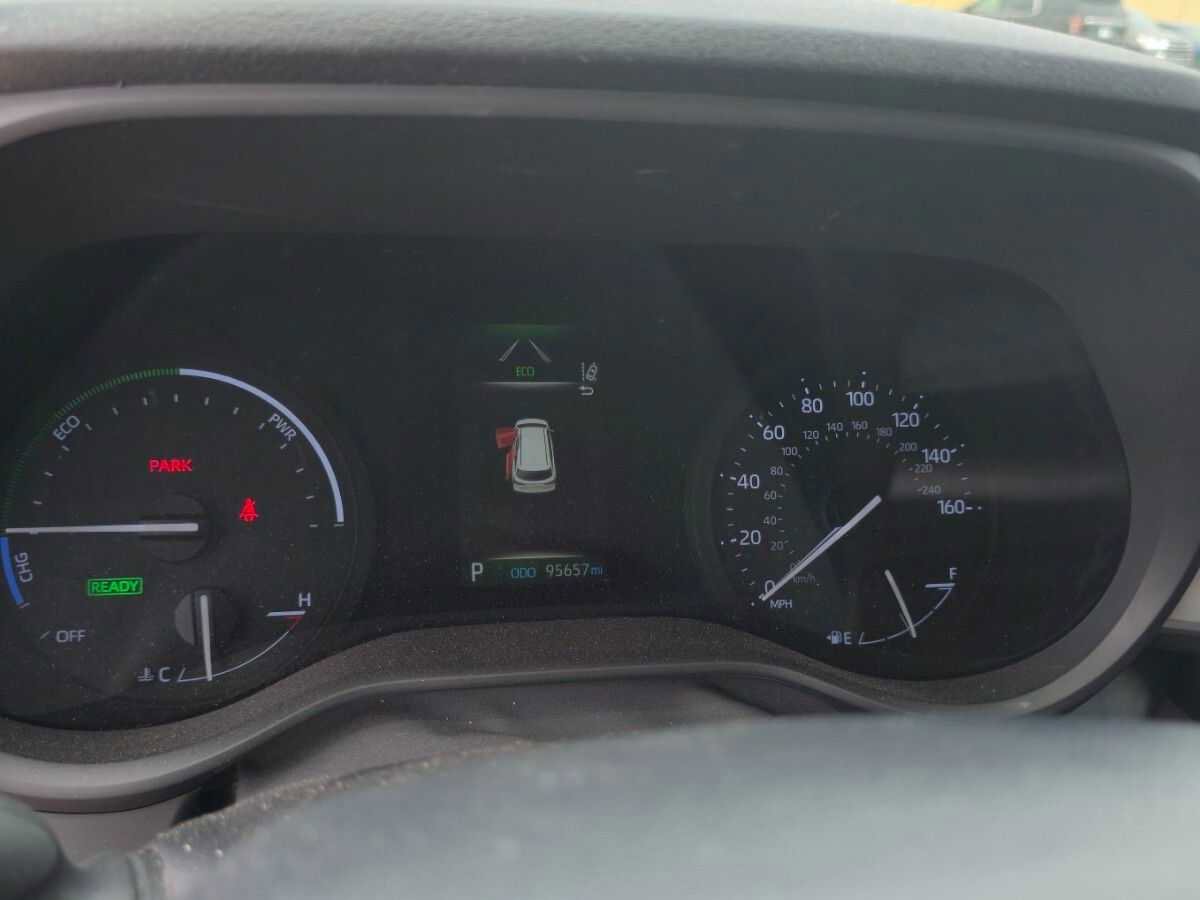 Used 2021 Toyota Sienna LE image 15