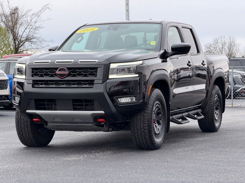 Used 2025 Nissan Frontier PRO-4X image 9
