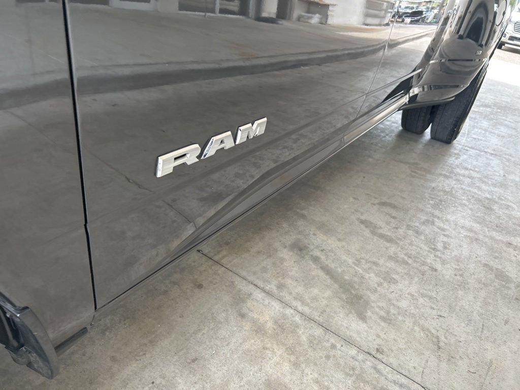 Used 2023 RAM 3500 Big Horn AWD/4WD image 17