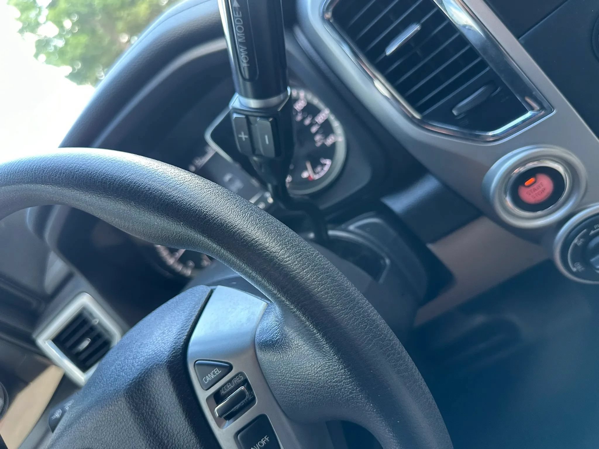 Used 2017 Nissan Titan SV AWD/4WD image 37