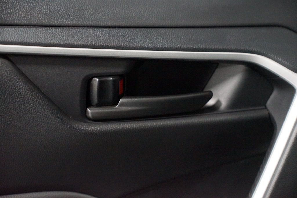 Certified 2025 Toyota RAV4 LE FWD image 30