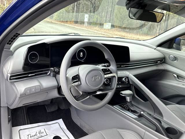 Used 2024 Hyundai Elantra SEL image 11