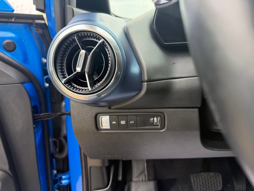 Used 2024 Chevrolet Equinox EV LT FWD image 34