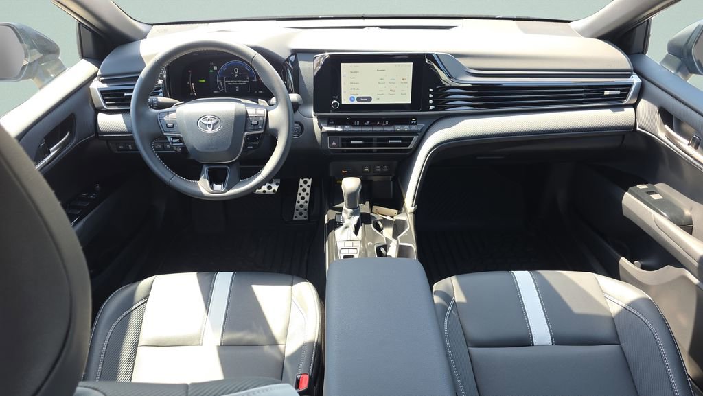 Used 2026 Toyota Camry SE FWD image 11