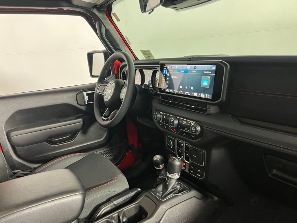 Used 2025 Jeep Wrangler Unlimited Rubicon image 24