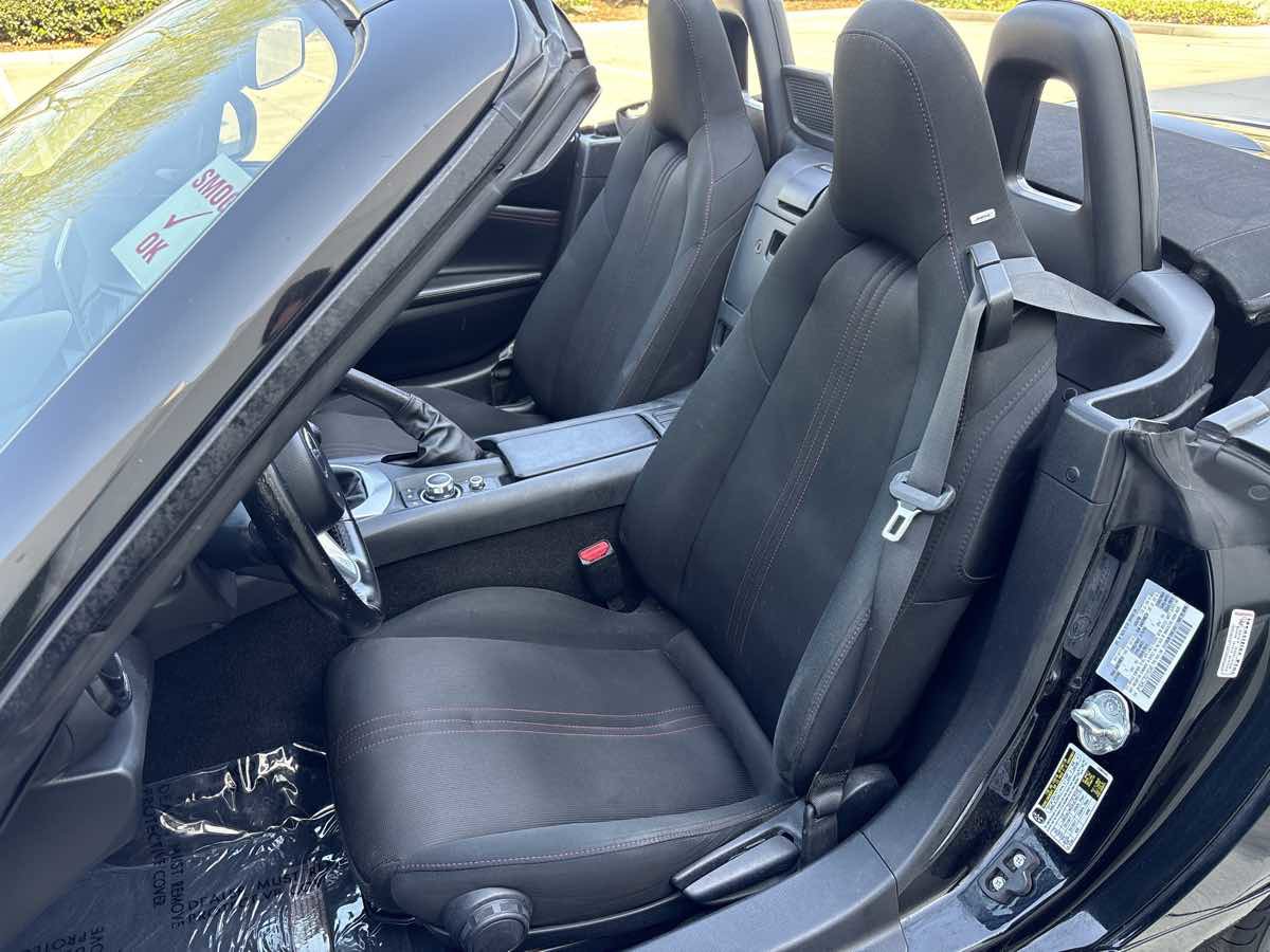 Used 2016 MAZDA MX-5 Miata Club RWD image 16