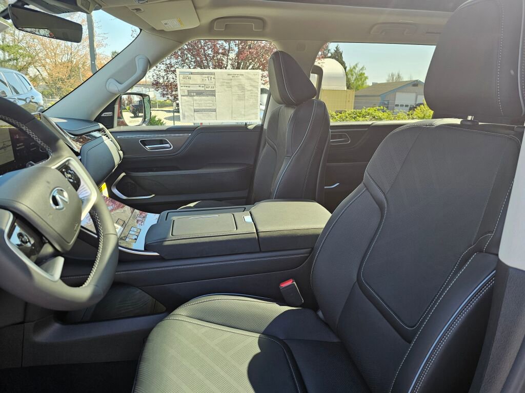 New 2025 INFINITI QX80 Luxe image 26