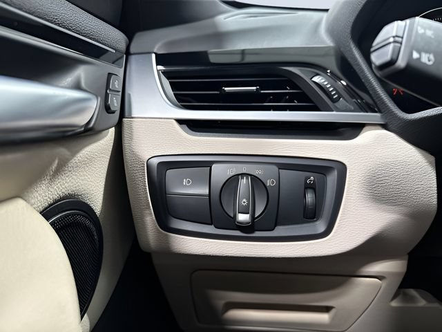 Used 2019 BMW X1 xDrive28i w/ Convenience Package AWD/4WD image 16
