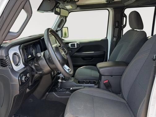 Used 2024 Jeep Wrangler Unlimited Sahara AWD/4WD image 8