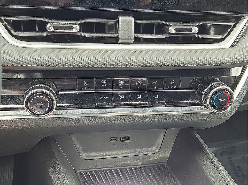 Used 2025 Chevrolet Equinox LT AWD/4WD image 28