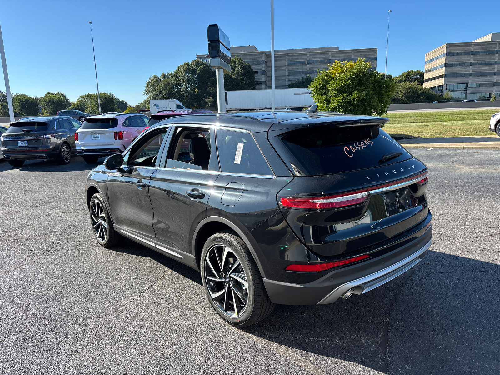 New 2025 Lincoln Corsair Reserve image 5