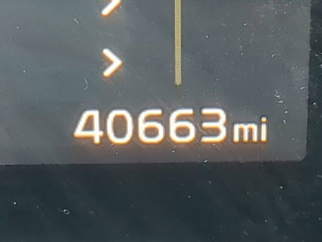 Used 2024 Kia Carnival LX image 32