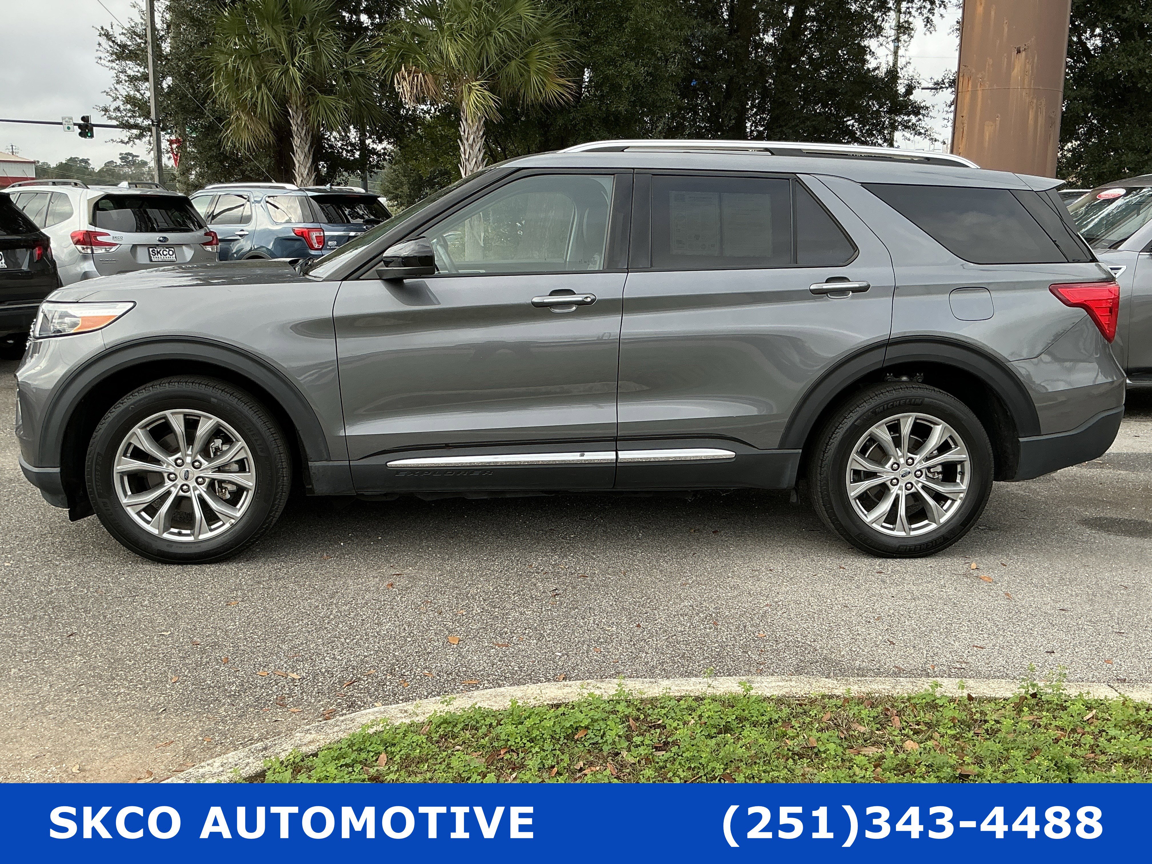Used 2022 Ford Explorer Limited image 2