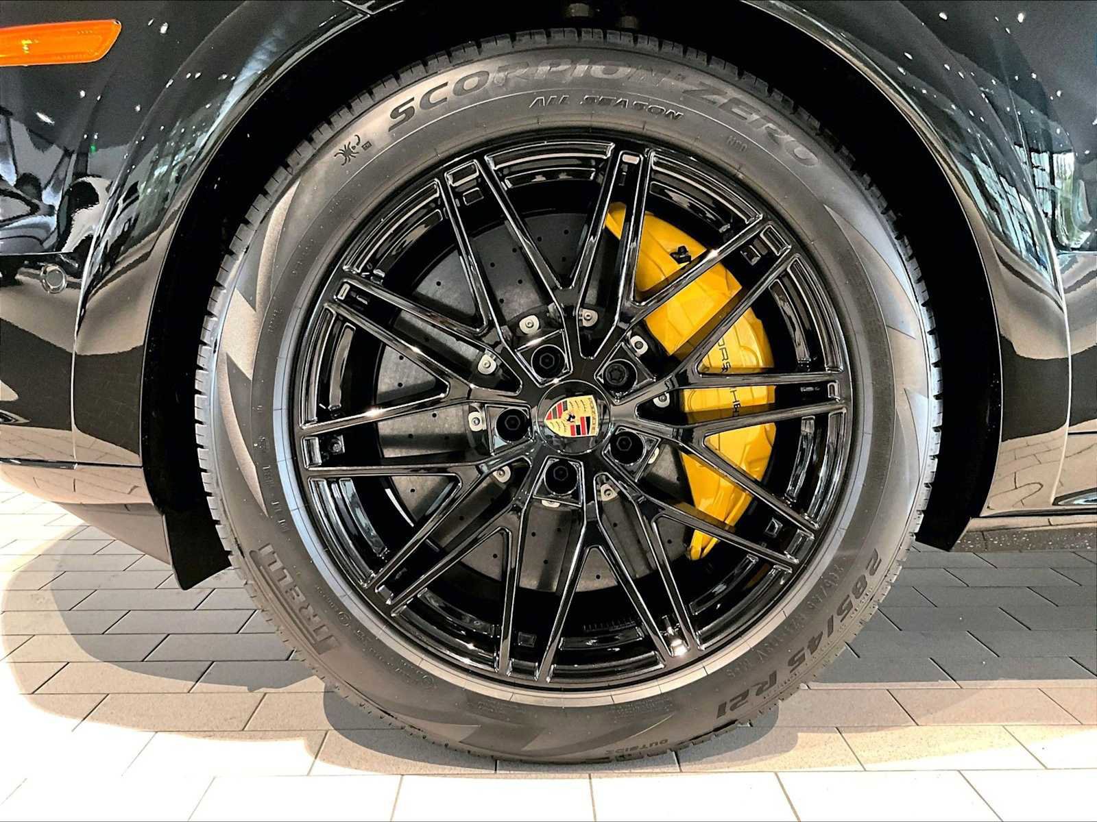 New 2026 Porsche Cayenne GTS AWD/4WD image 11