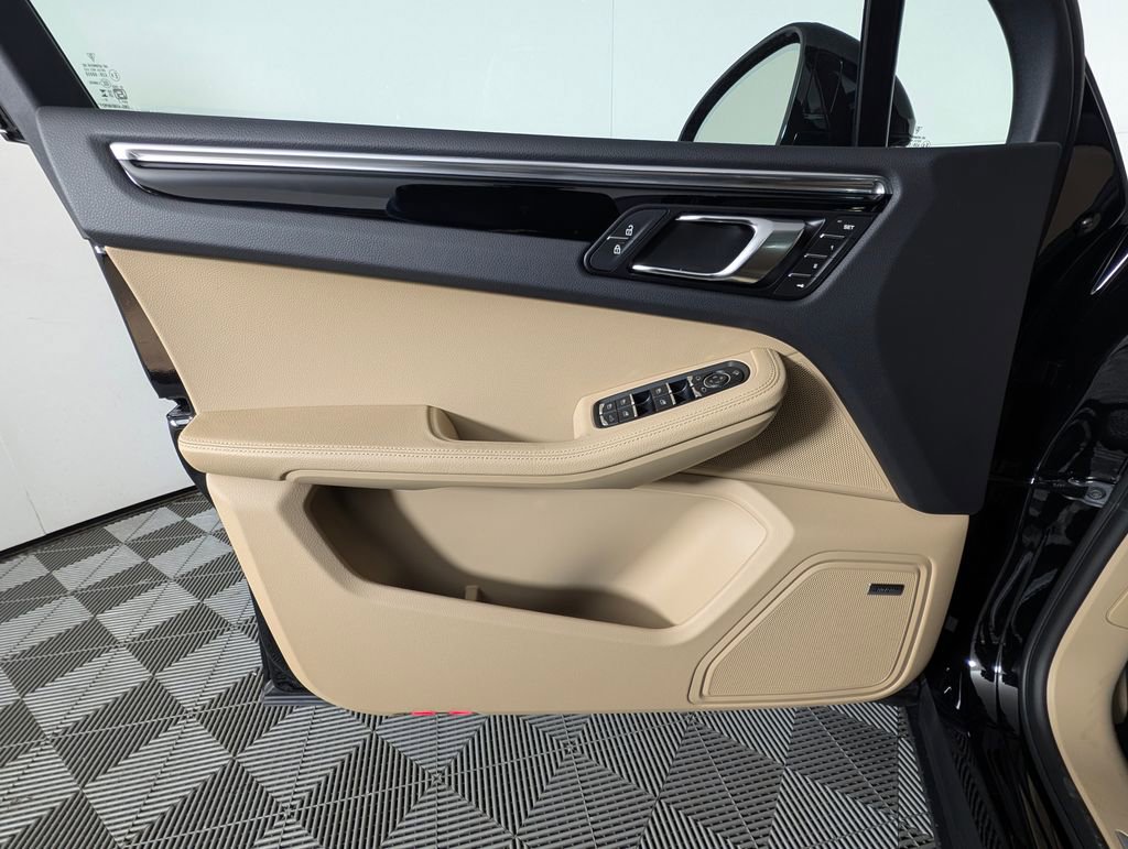 New 2026 Porsche Macan S image 25