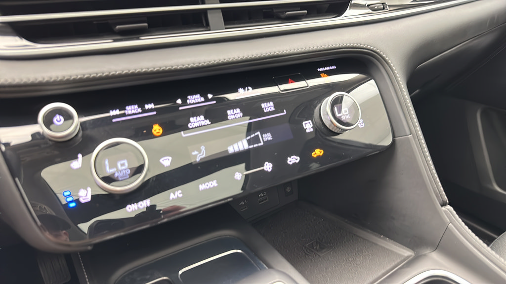 Used 2023 INFINITI QX60 Luxe w/ Vision Package AWD/4WD image 21