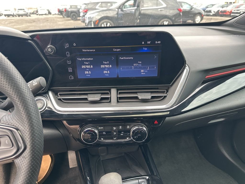 Used 2024 Chevrolet Trax RS w/ Sunroof Package image 11