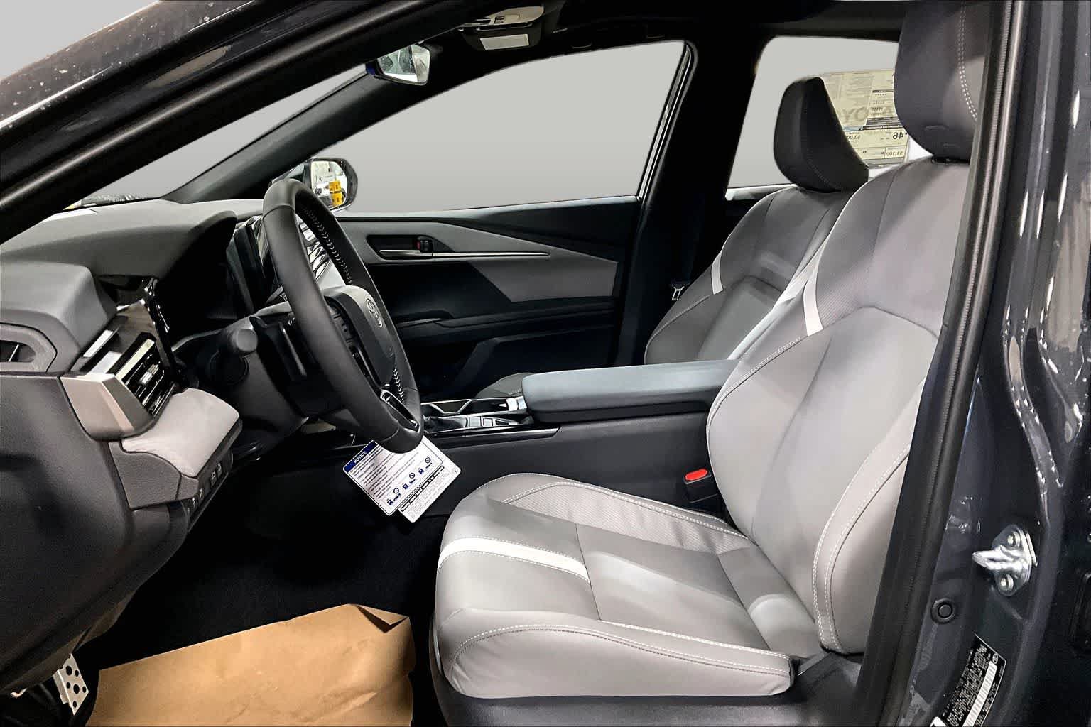 New 2026 Toyota Camry SE AWD/4WD image 9