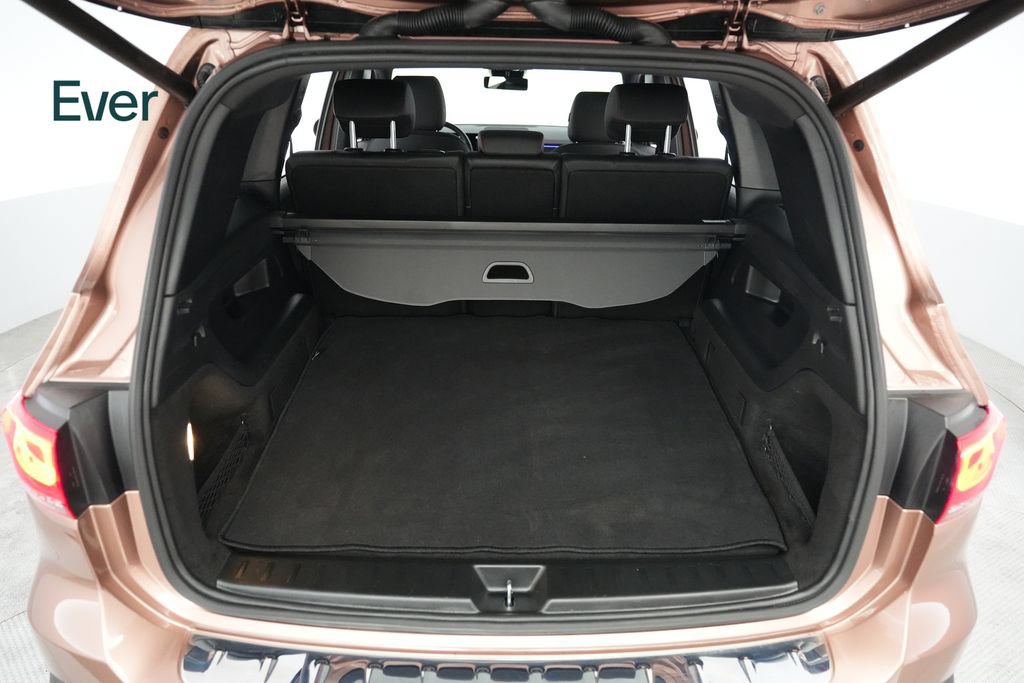 Used 2023 Mercedes-Benz EQB 300 4MATIC image 8