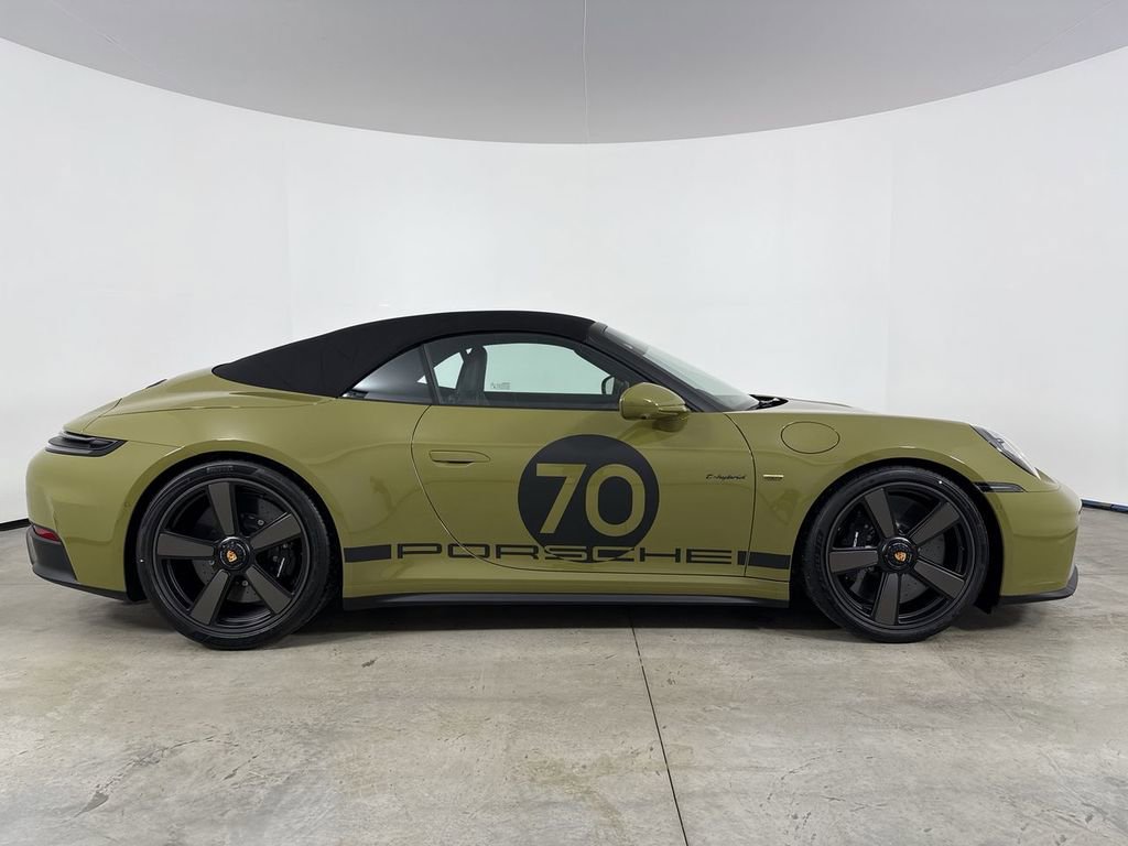 New 2026 Porsche 911 GTS image 8