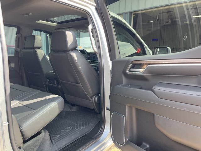 Used 2025 Chevrolet Silverado 1500 LT Trail Boss w/ Convenience Package II AWD/4WD image 19